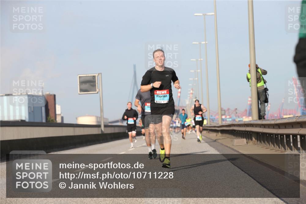 03.10.2026 - Köhlbrandbrückenlauf Jannik Wohlers http://msf.ph/oto/10711228 03.10.2026 09:46:14 Position 3 2151 meine-sportfotos.de
