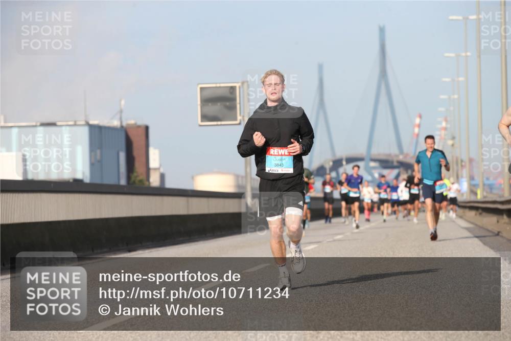 03.10.2026 - Köhlbrandbrückenlauf Jannik Wohlers http://msf.ph/oto/10711234 03.10.2026 09:46:20 Position 3 3843 meine-sportfotos.de