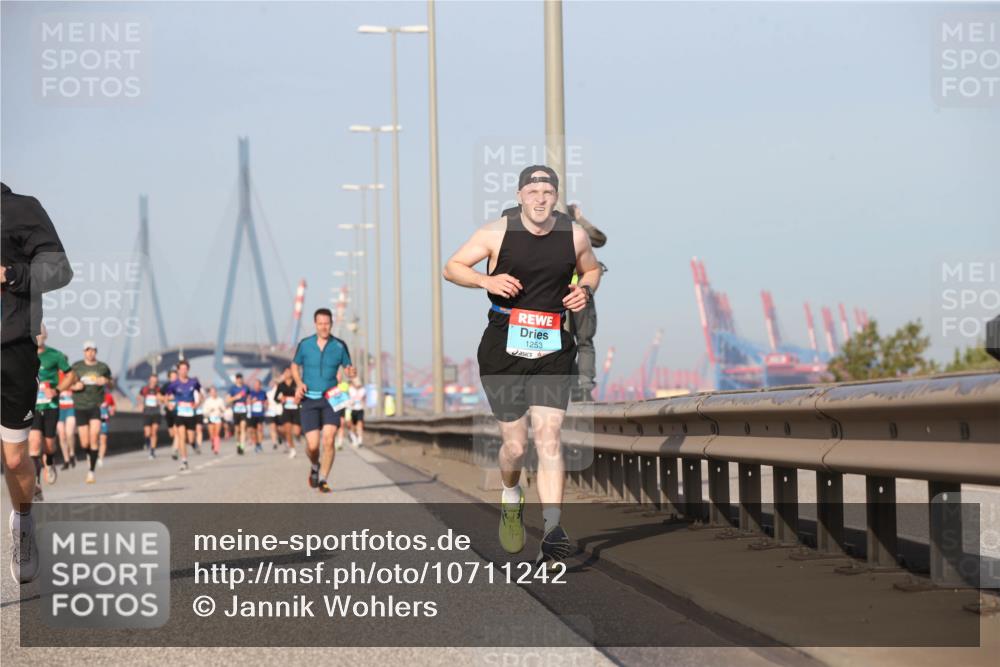 03.10.2026 - Köhlbrandbrückenlauf Jannik Wohlers http://msf.ph/oto/10711242 03.10.2026 09:46:21 Position 3 1253 meine-sportfotos.de