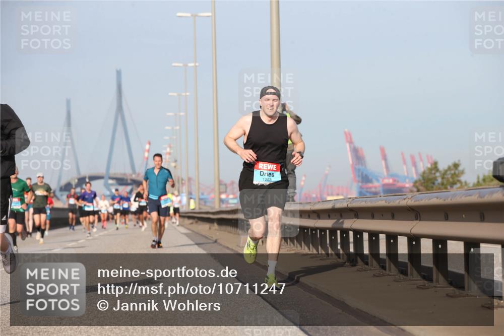 03.10.2026 - Köhlbrandbrückenlauf Jannik Wohlers http://msf.ph/oto/10711247 03.10.2026 09:46:21 Position 3 1253 meine-sportfotos.de