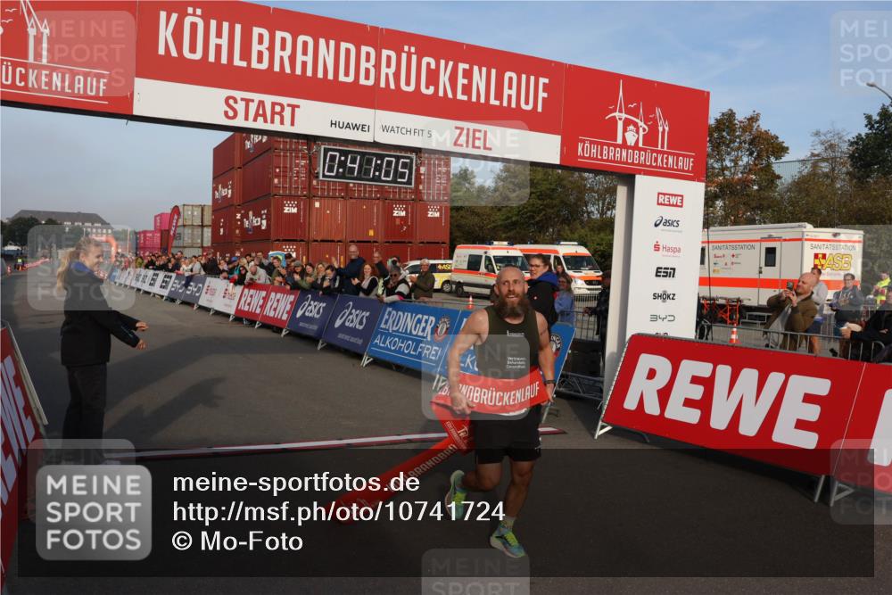 03.10.2026 - Köhlbrandbrückenlauf Mo-Foto http://msf.ph/oto/10741724 03.10.2026 09:41:58 Ziel 5, 0, 98, 05, 340, 2100 meine-sportfotos.de