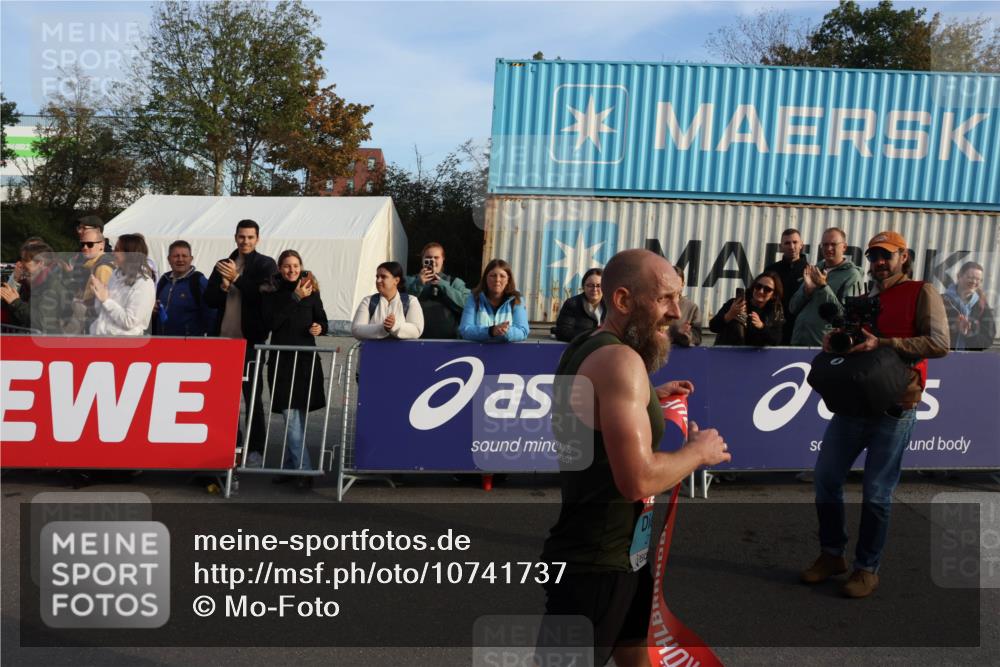 03.10.2026 - Köhlbrandbrückenlauf Mo-Foto http://msf.ph/oto/10741737 03.10.2026 09:42:00 Ziel 35, 2100 meine-sportfotos.de
