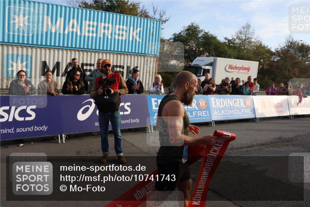 03.10.2026 - Köhlbrandbrückenlauf Mo-Foto http://msf.ph/oto/10741743 03.10.2026 09:42:01 Ziel 2100 meine-sportfotos.de