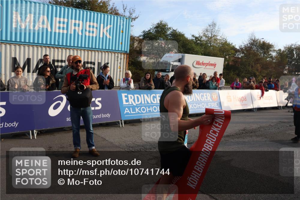 03.10.2026 - Köhlbrandbrückenlauf Mo-Foto http://msf.ph/oto/10741744 03.10.2026 09:42:01 Ziel 5, 2100 meine-sportfotos.de