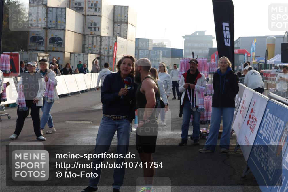 03.10.2026 - Köhlbrandbrückenlauf Mo-Foto http://msf.ph/oto/10741754 03.10.2026 09:42:16 Ziel 1903, 453 meine-sportfotos.de