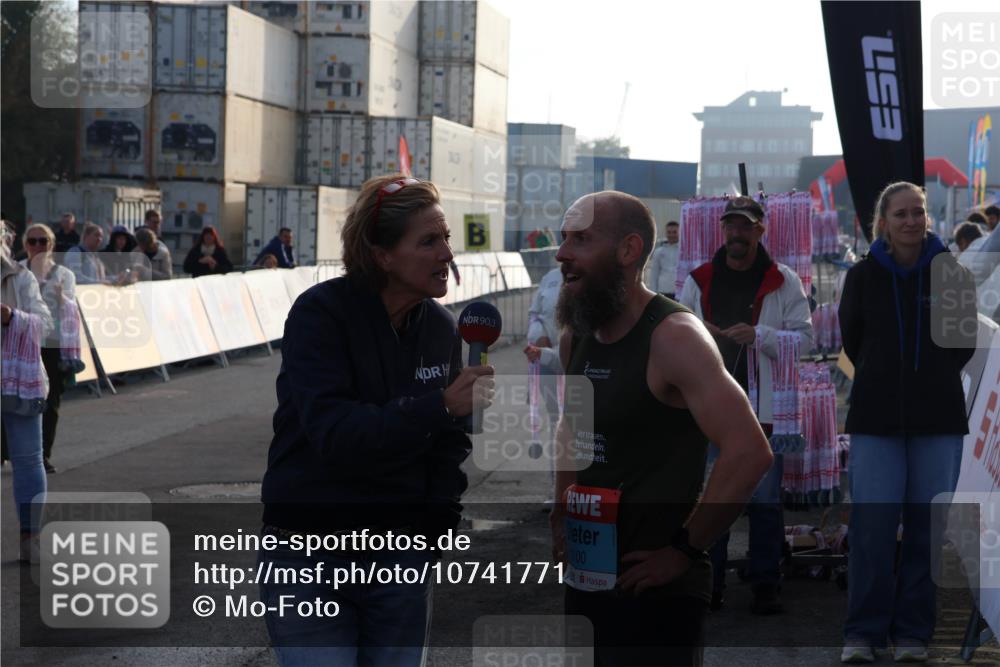 03.10.2026 - Köhlbrandbrückenlauf Mo-Foto http://msf.ph/oto/10741771 03.10.2026 09:42:36 Ziel 90, 3, 100 meine-sportfotos.de