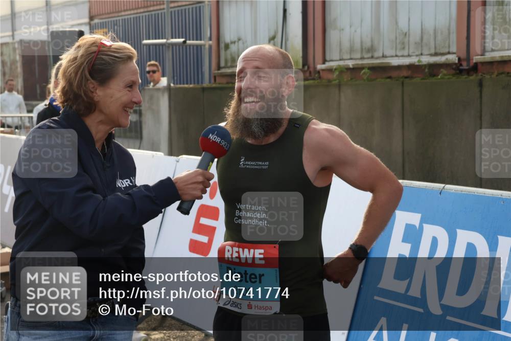 03.10.2026 - Köhlbrandbrückenlauf Mo-Foto http://msf.ph/oto/10741774 03.10.2026 09:42:42 Ziel 90, 3, 2100 meine-sportfotos.de