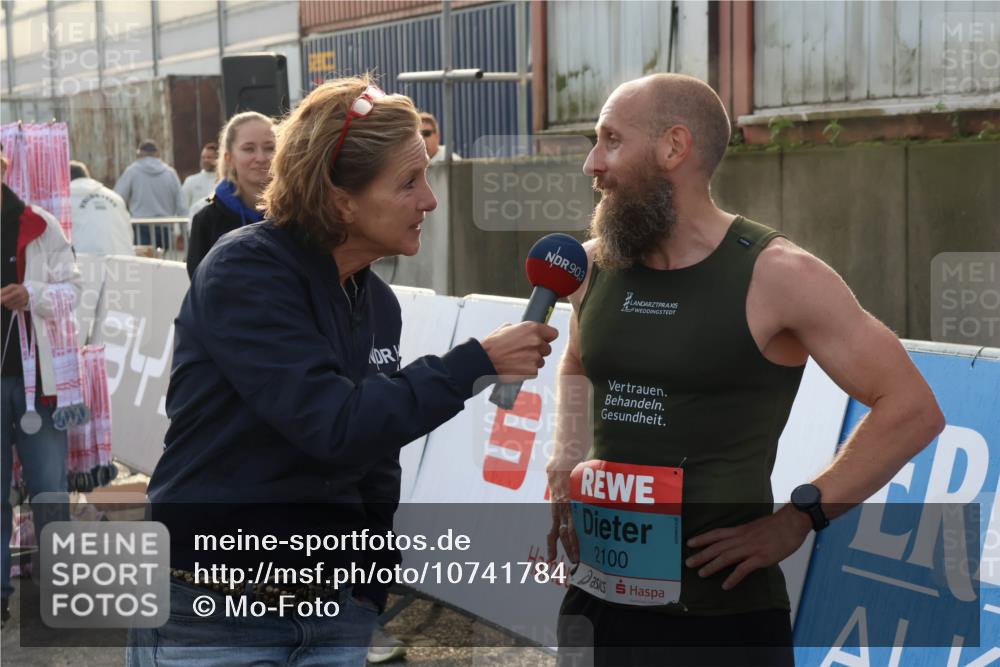 03.10.2026 - Köhlbrandbrückenlauf Mo-Foto http://msf.ph/oto/10741784 03.10.2026 09:42:44 Ziel 34, 903, 2100 meine-sportfotos.de