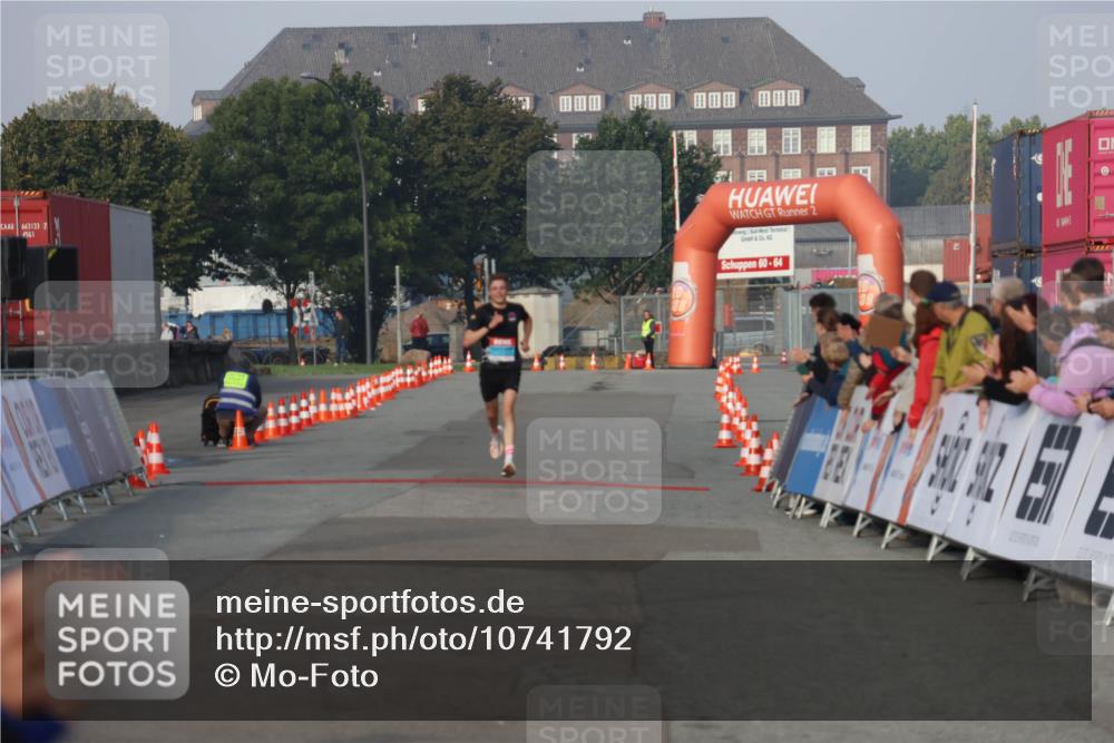 03.10.2026 - Köhlbrandbrückenlauf Mo-Foto http://msf.ph/oto/10741792 03.10.2026 09:43:10 Ziel 663133, 45, 1, 000, 000, 2, 60, 64 meine-sportfotos.de
