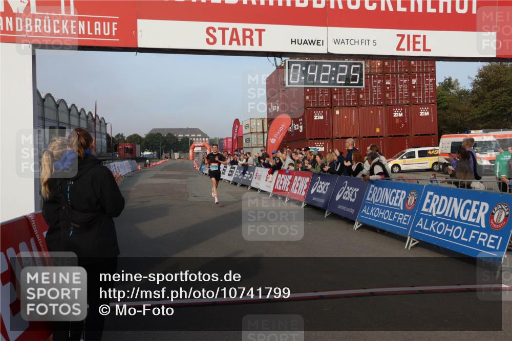 03.10.2026 - Köhlbrandbrückenlauf Mo-Foto http://msf.ph/oto/10741799 03.10.2026 09:43:17 Ziel 5, 0, 42, 25, 1773 meine-sportfotos.de