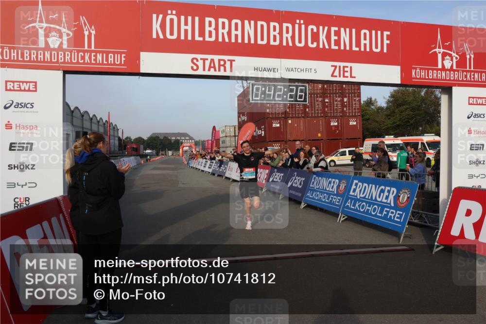 03.10.2026 - Köhlbrandbrückenlauf Mo-Foto http://msf.ph/oto/10741812 03.10.2026 09:43:18 Ziel 3, 5, 0, 42, 26, 34, 1773 meine-sportfotos.de