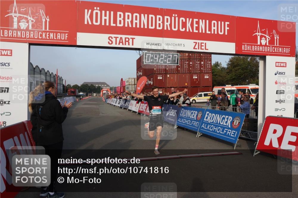 03.10.2026 - Köhlbrandbrückenlauf Mo-Foto http://msf.ph/oto/10741816 03.10.2026 09:43:19 Ziel 5, 51, 0, 42, 27, 340, 1773 meine-sportfotos.de