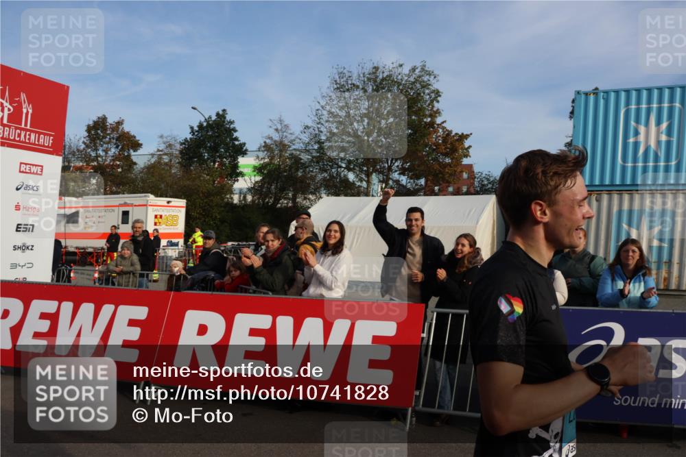 03.10.2026 - Köhlbrandbrückenlauf Mo-Foto http://msf.ph/oto/10741828 03.10.2026 09:43:20 Ziel 340, 1773 meine-sportfotos.de