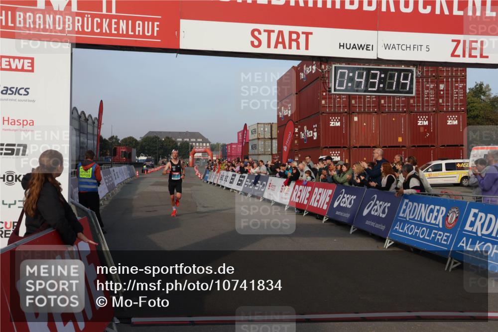 03.10.2026 - Köhlbrandbrückenlauf Mo-Foto http://msf.ph/oto/10741834 03.10.2026 09:44:06 Ziel 5, 57, 0, 98, 89, 1508 meine-sportfotos.de