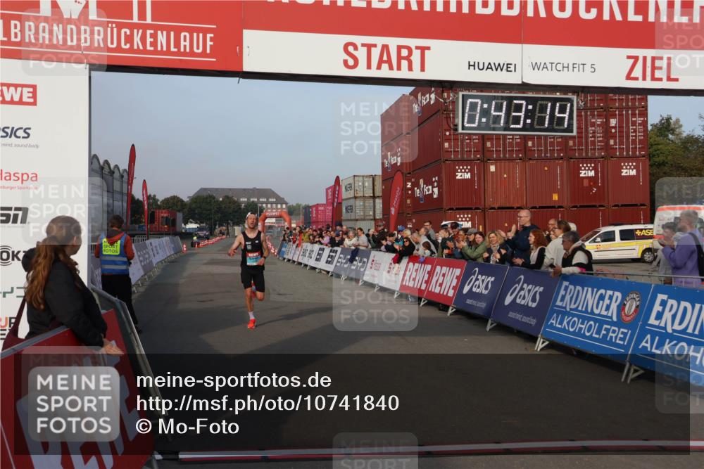 03.10.2026 - Köhlbrandbrückenlauf Mo-Foto http://msf.ph/oto/10741840 03.10.2026 09:44:07 Ziel 5, 57, 340, 0, 98, 89, 1508 meine-sportfotos.de