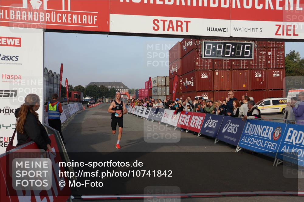 03.10.2026 - Köhlbrandbrückenlauf Mo-Foto http://msf.ph/oto/10741842 03.10.2026 09:44:07 Ziel 5, 0, 49, 85, 1508 meine-sportfotos.de