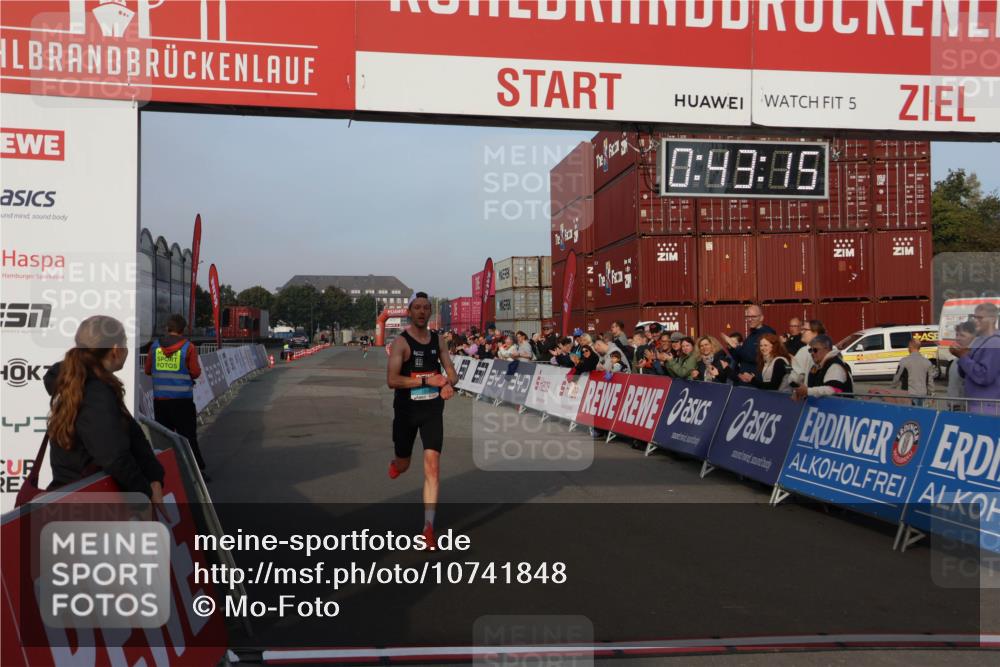 03.10.2026 - Köhlbrandbrückenlauf Mo-Foto http://msf.ph/oto/10741848 03.10.2026 09:44:08 Ziel 5, 0, 48, 85, 57, 4, 1508 meine-sportfotos.de