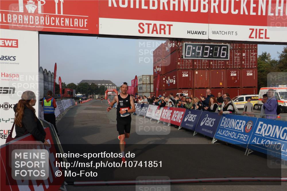03.10.2026 - Köhlbrandbrückenlauf Mo-Foto http://msf.ph/oto/10741851 03.10.2026 09:44:08 Ziel 57, 5, 0, 98, 86, 1508 meine-sportfotos.de
