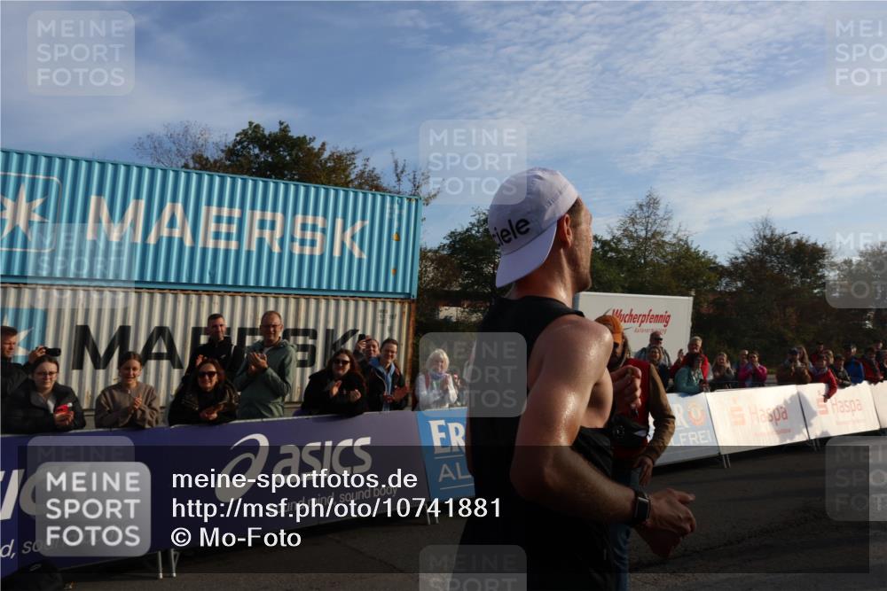 03.10.2026 - Köhlbrandbrückenlauf Mo-Foto http://msf.ph/oto/10741881 03.10.2026 09:44:11 Ziel 1508 meine-sportfotos.de