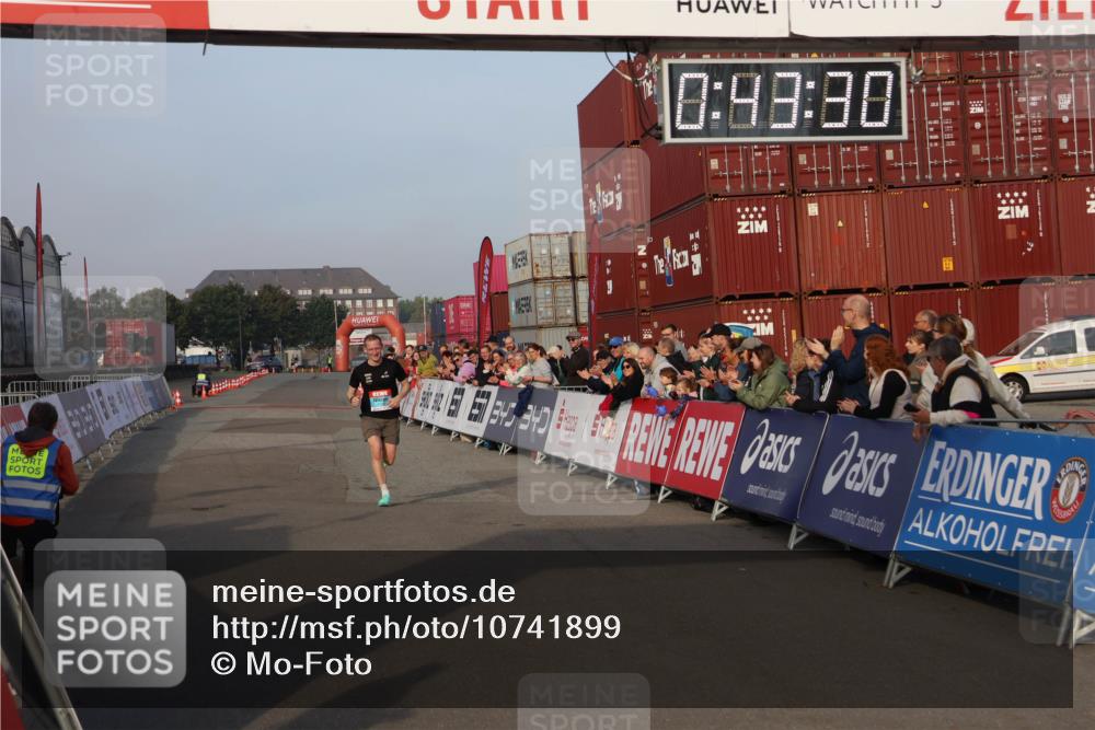 03.10.2026 - Köhlbrandbrückenlauf Mo-Foto http://msf.ph/oto/10741899 03.10.2026 09:44:22 Ziel 340, 340, 0, 49, 80, 2106 meine-sportfotos.de