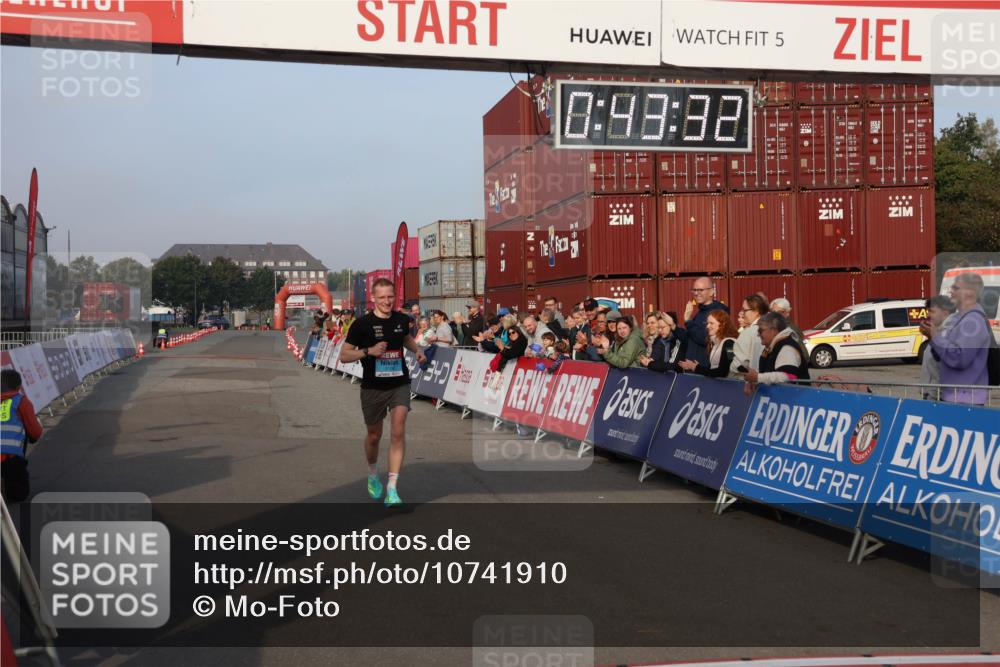 03.10.2026 - Köhlbrandbrückenlauf Mo-Foto http://msf.ph/oto/10741910 03.10.2026 09:44:24 Ziel 5, 0, 88, 82, 2106 meine-sportfotos.de