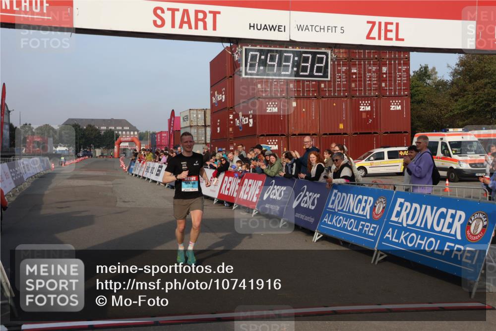 03.10.2026 - Köhlbrandbrückenlauf Mo-Foto http://msf.ph/oto/10741916 03.10.2026 09:44:25 Ziel 5, 1036, 2106, 0, 98, 82, 2106 meine-sportfotos.de