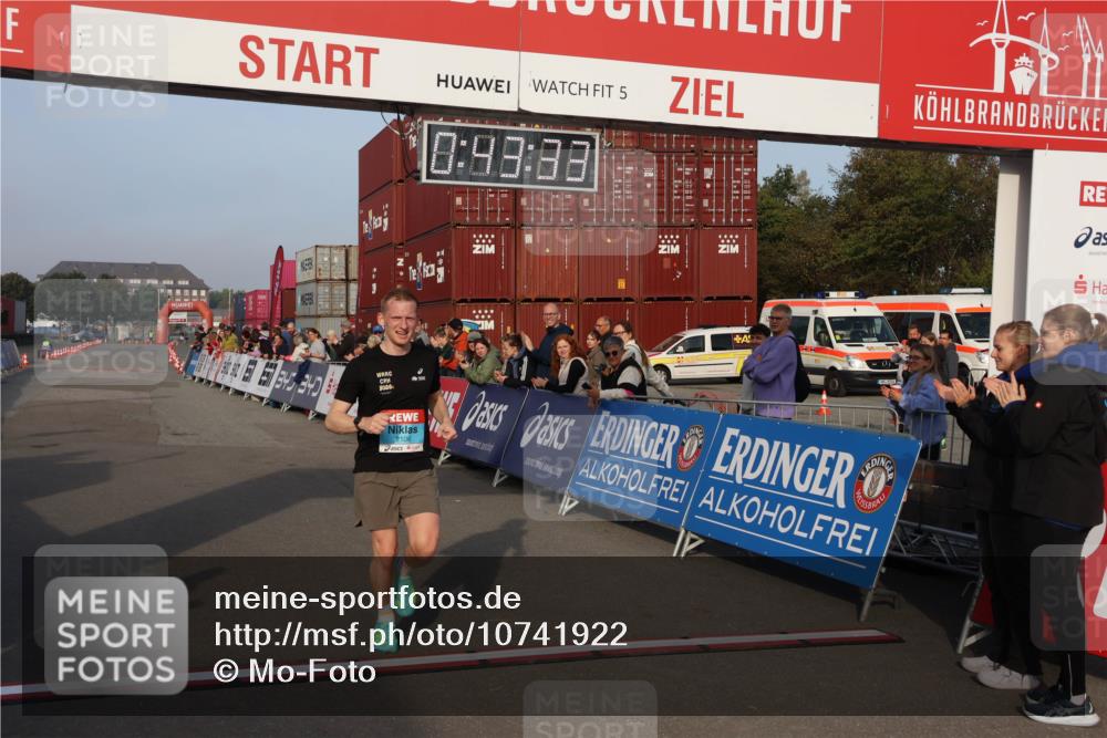 03.10.2026 - Köhlbrandbrückenlauf Mo-Foto http://msf.ph/oto/10741922 03.10.2026 09:44:25 Ziel 5, 1026, 0, 43, 88, 2106, 2106 meine-sportfotos.de