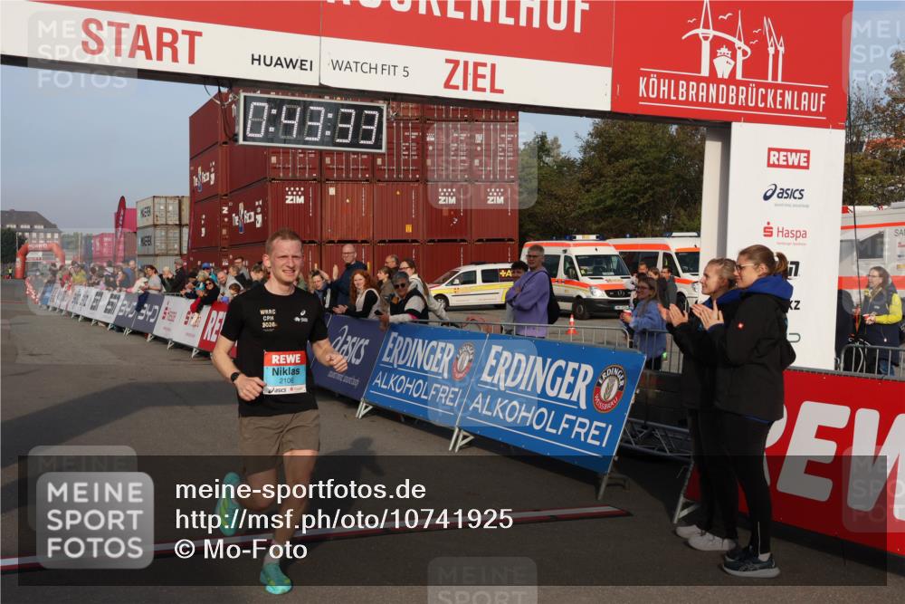 03.10.2026 - Köhlbrandbrückenlauf Mo-Foto http://msf.ph/oto/10741925 03.10.2026 09:44:26 Ziel 3, 5, 0, 48, 88, 2026, 2106, 7, 2106 meine-sportfotos.de
