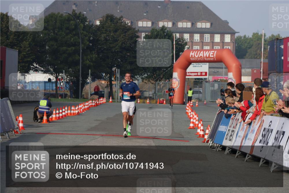 03.10.2026 - Köhlbrandbrückenlauf Mo-Foto http://msf.ph/oto/10741943 03.10.2026 09:44:50 Ziel 2131, 10, 08, 2, 60, 64 meine-sportfotos.de