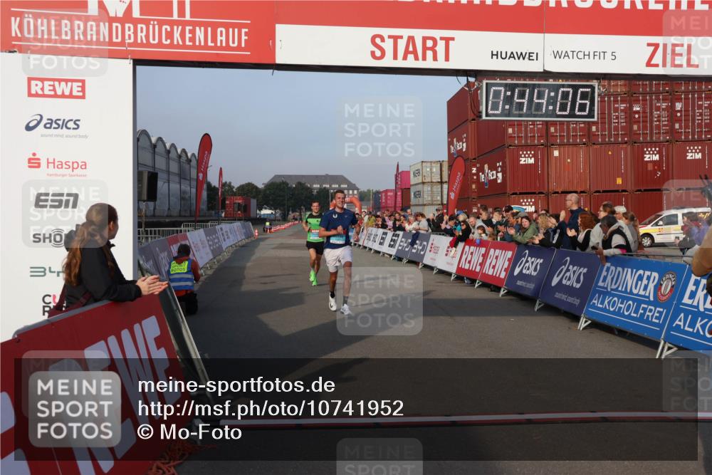 03.10.2026 - Köhlbrandbrückenlauf Mo-Foto http://msf.ph/oto/10741952 03.10.2026 09:44:58 Ziel 5, 0, 49, 06, 2043, 2131 meine-sportfotos.de