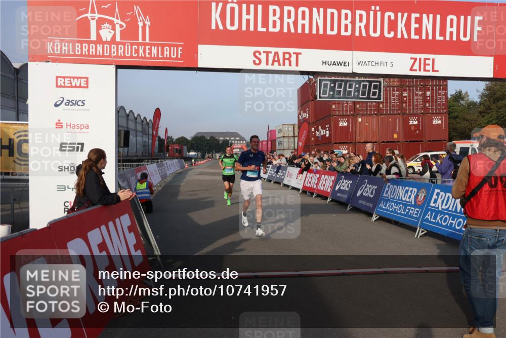 03.10.2026 - Köhlbrandbrückenlauf Mo-Foto http://msf.ph/oto/10741957 03.10.2026 09:44:58 Ziel 5, 0, 89, 06, 2043, 2131 meine-sportfotos.de