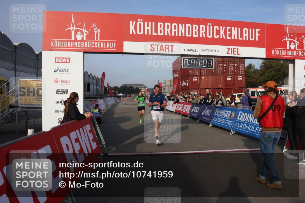 03.10.2026 - Köhlbrandbrückenlauf Mo-Foto http://msf.ph/oto/10741959 03.10.2026 09:44:59 Ziel 34, 5, 0, 49, 0, 09, 2043, 2131 meine-sportfotos.de