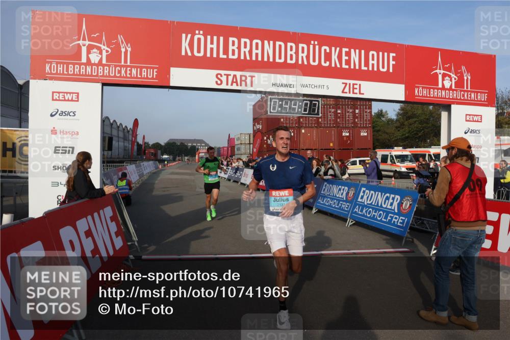 03.10.2026 - Köhlbrandbrückenlauf Mo-Foto http://msf.ph/oto/10741965 03.10.2026 09:45:00 Ziel 34, 5, 0, 99, 00, 2131, 02, 2043, 2131 meine-sportfotos.de