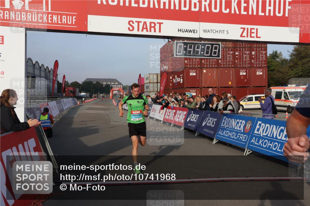 03.10.2026 - Köhlbrandbrückenlauf Mo-Foto http://msf.ph/oto/10741968 03.10.2026 09:45:00 Ziel 5, 5, 0, 49, 08, 2043, 2131 meine-sportfotos.de