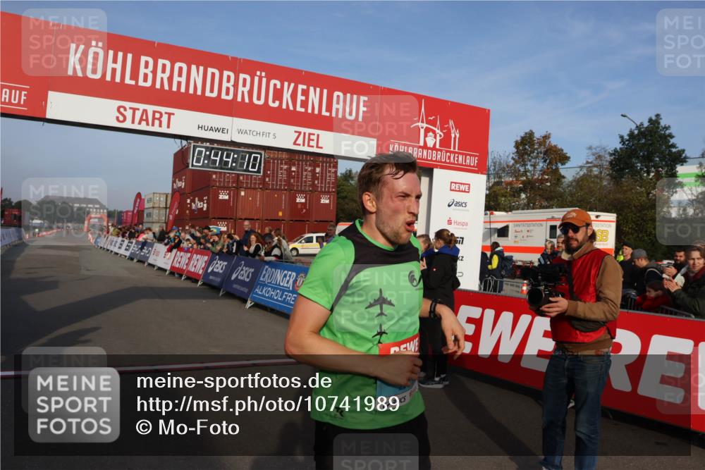 03.10.2026 - Köhlbrandbrückenlauf Mo-Foto http://msf.ph/oto/10741989 03.10.2026 09:45:02 Ziel 5, 0, 49, 80, 57, 2043, 2131 meine-sportfotos.de