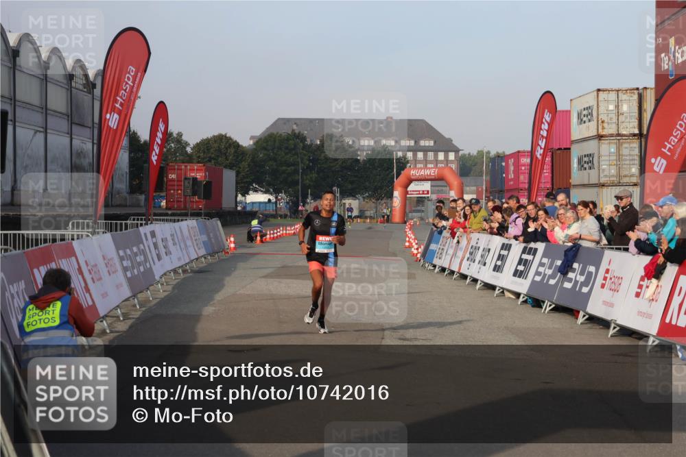 03.10.2026 - Köhlbrandbrückenlauf Mo-Foto http://msf.ph/oto/10742016 03.10.2026 09:45:19 Ziel 1263 meine-sportfotos.de