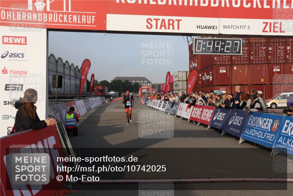 03.10.2026 - Köhlbrandbrückenlauf Mo-Foto http://msf.ph/oto/10742025 03.10.2026 09:45:20 Ziel 4, 5, 345, 340, 0, 99, 28, 1263 meine-sportfotos.de