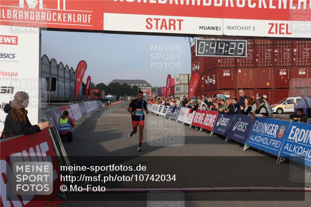 03.10.2026 - Köhlbrandbrückenlauf Mo-Foto http://msf.ph/oto/10742034 03.10.2026 09:45:21 Ziel 5, 0, 99, 29, 1263 meine-sportfotos.de