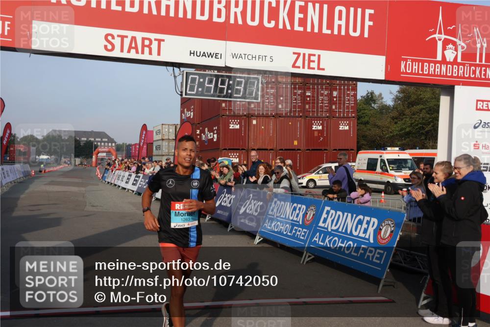 03.10.2026 - Köhlbrandbrückenlauf Mo-Foto http://msf.ph/oto/10742050 03.10.2026 09:45:23 Ziel 5, 0, 99, 88, 1263, 1263 meine-sportfotos.de