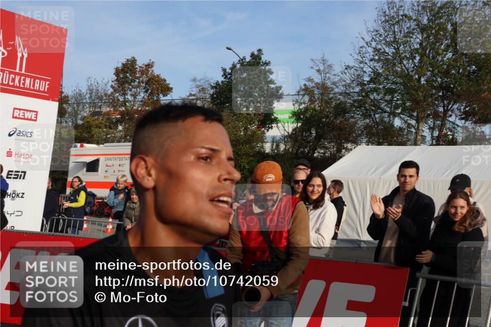 03.10.2026 - Köhlbrandbrückenlauf Mo-Foto http://msf.ph/oto/10742059 03.10.2026 09:45:24 Ziel 1263 meine-sportfotos.de