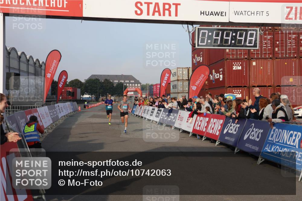03.10.2026 - Köhlbrandbrückenlauf Mo-Foto http://msf.ph/oto/10742063 03.10.2026 09:45:40 Ziel 5, 340, 340, 0, 98, 98, 2102 meine-sportfotos.de