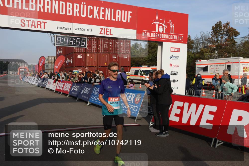 03.10.2026 - Köhlbrandbrückenlauf Mo-Foto http://msf.ph/oto/10742119 03.10.2026 09:45:47 Ziel 5, 0, 99, 59, 2111, 7, 80, 98, 1, 2102, 2111 meine-sportfotos.de