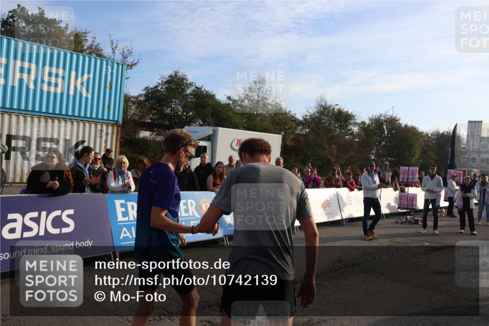 03.10.2026 - Köhlbrandbrückenlauf Mo-Foto http://msf.ph/oto/10742139 03.10.2026 09:45:52 Ziel 5, 2111 meine-sportfotos.de