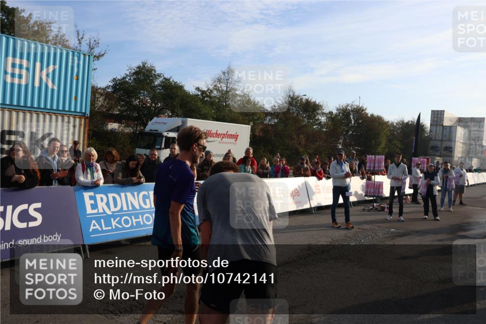 03.10.2026 - Köhlbrandbrückenlauf Mo-Foto http://msf.ph/oto/10742141 03.10.2026 09:45:52 Ziel 2111 meine-sportfotos.de