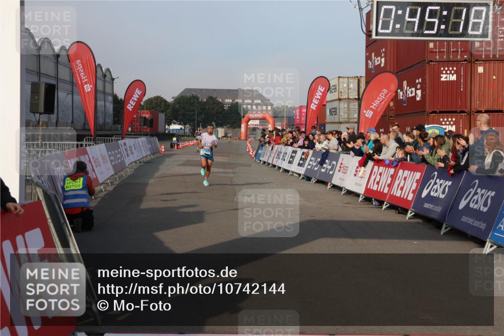 03.10.2026 - Köhlbrandbrückenlauf Mo-Foto http://msf.ph/oto/10742144 03.10.2026 09:46:11 Ziel 6926, 13, 0, 49, 88 meine-sportfotos.de