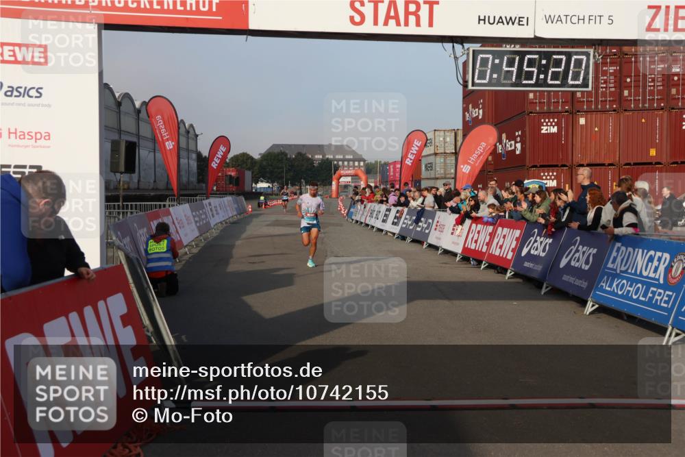 03.10.2026 - Köhlbrandbrückenlauf Mo-Foto http://msf.ph/oto/10742155 03.10.2026 09:46:12 Ziel 6926, 5, 515, 0, 96, 20, 340, 1063 meine-sportfotos.de