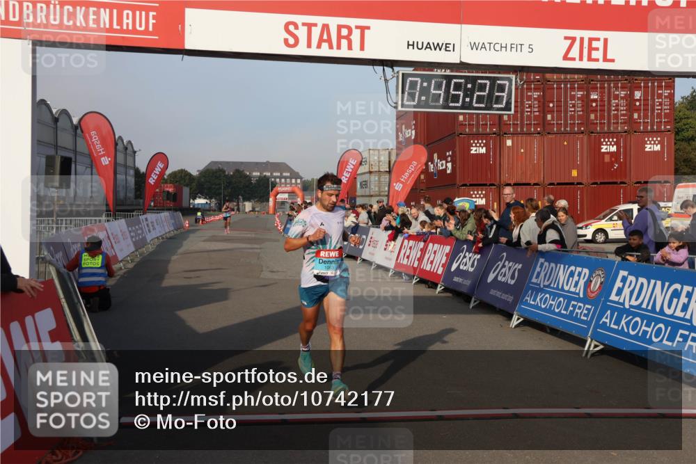 03.10.2026 - Köhlbrandbrückenlauf Mo-Foto http://msf.ph/oto/10742177 03.10.2026 09:46:15 Ziel 5, 92, 9, 0, 95, 28, 1063, 12, 1063 meine-sportfotos.de