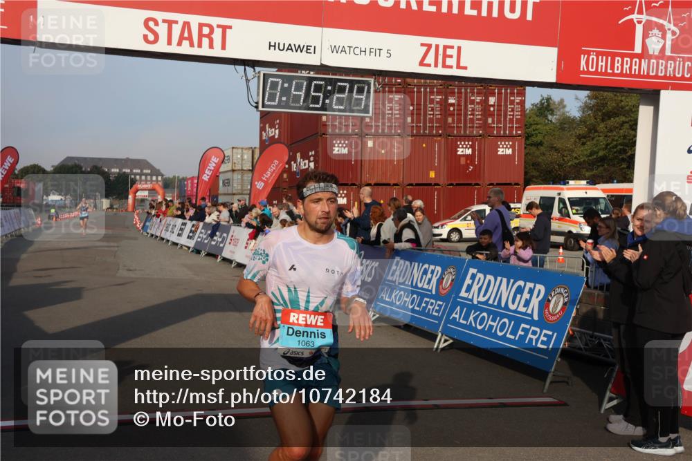 03.10.2026 - Köhlbrandbrückenlauf Mo-Foto http://msf.ph/oto/10742184 03.10.2026 09:46:16 Ziel 5, 0, 96, 28, 1063, 1063 meine-sportfotos.de