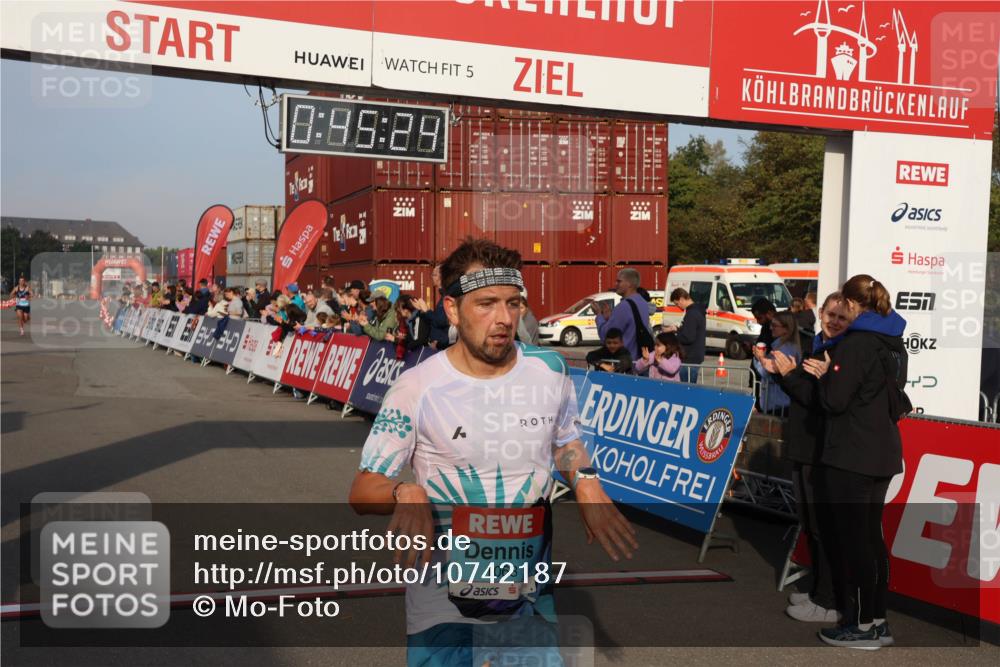03.10.2026 - Köhlbrandbrückenlauf Mo-Foto http://msf.ph/oto/10742187 03.10.2026 09:46:16 Ziel 5, 0, 96, 28, 3, 1063, 1063 meine-sportfotos.de