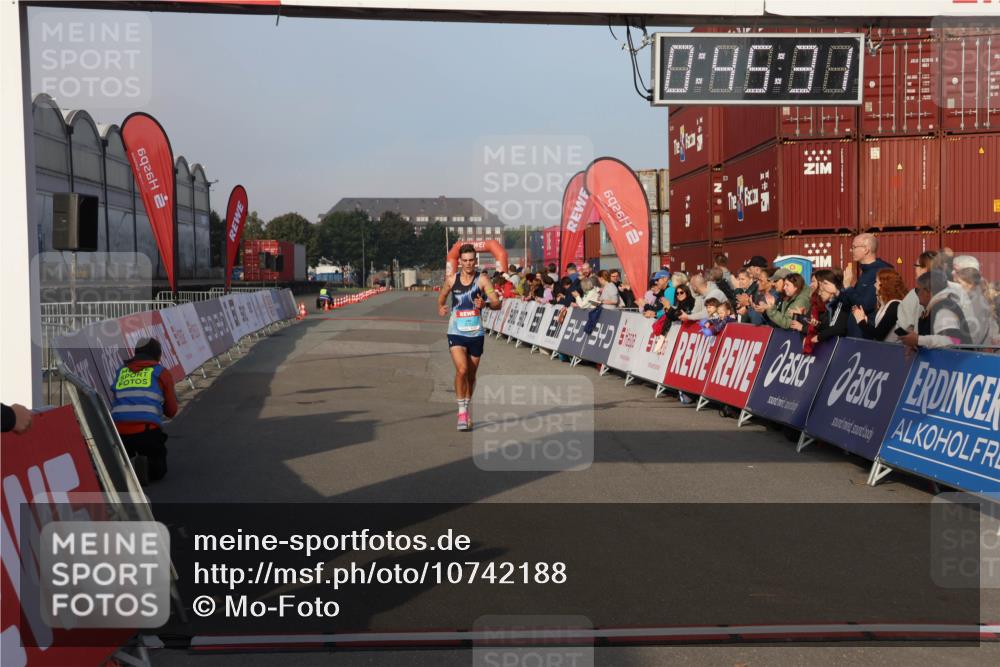 03.10.2026 - Köhlbrandbrückenlauf Mo-Foto http://msf.ph/oto/10742188 03.10.2026 09:46:23 Ziel 602612, 0, 96, 88, 3735 meine-sportfotos.de